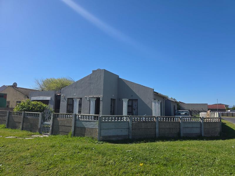 4 Bedroom Property for Sale in Mandalay Western Cape